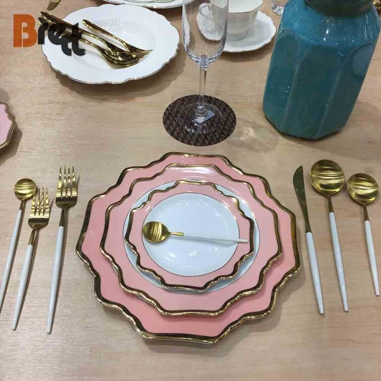 Luxury Gilded Porcelain Wedding Dinner Plate Set Wavy Edge Pink