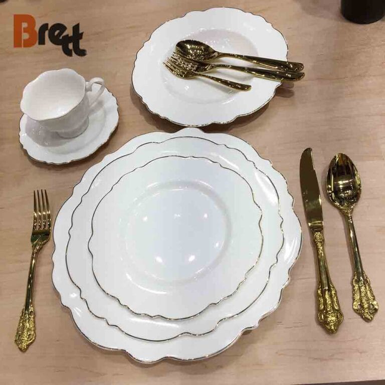 Luxury Gilded Porcelain Wedding Dinner Plate Set Wavy Edge White