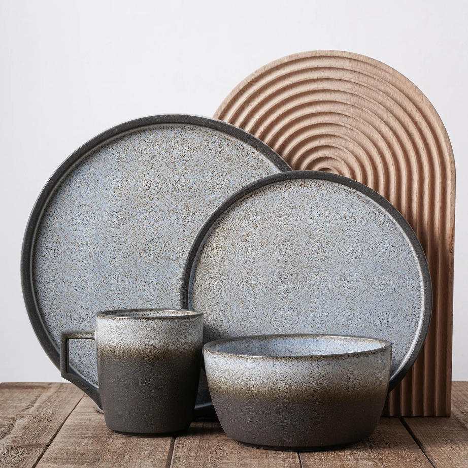 Stoneware vs porcelain