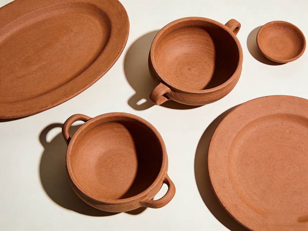 earthenware dinnerware