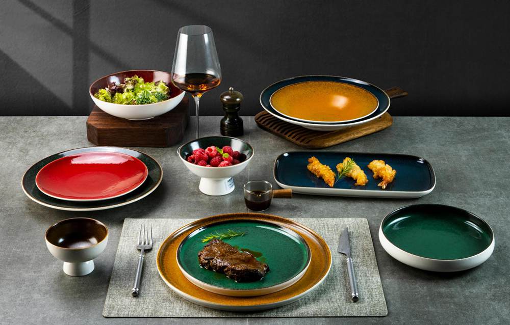 colored restaurant dinnerware