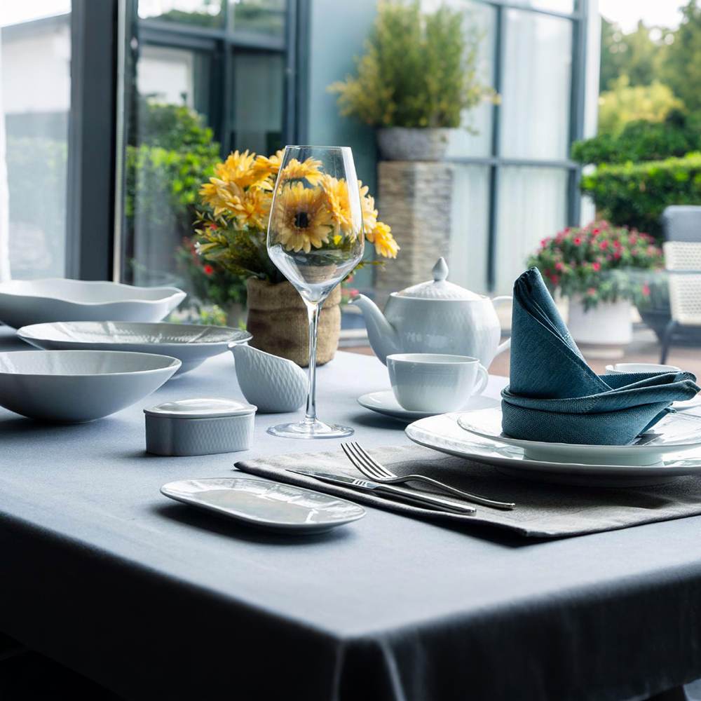 Pure White Embossed Porcelain Dinnerware Set