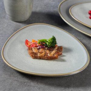 Light Gray Kiln-Change Glaze Ceramic Tableware Set with Spiral Texture