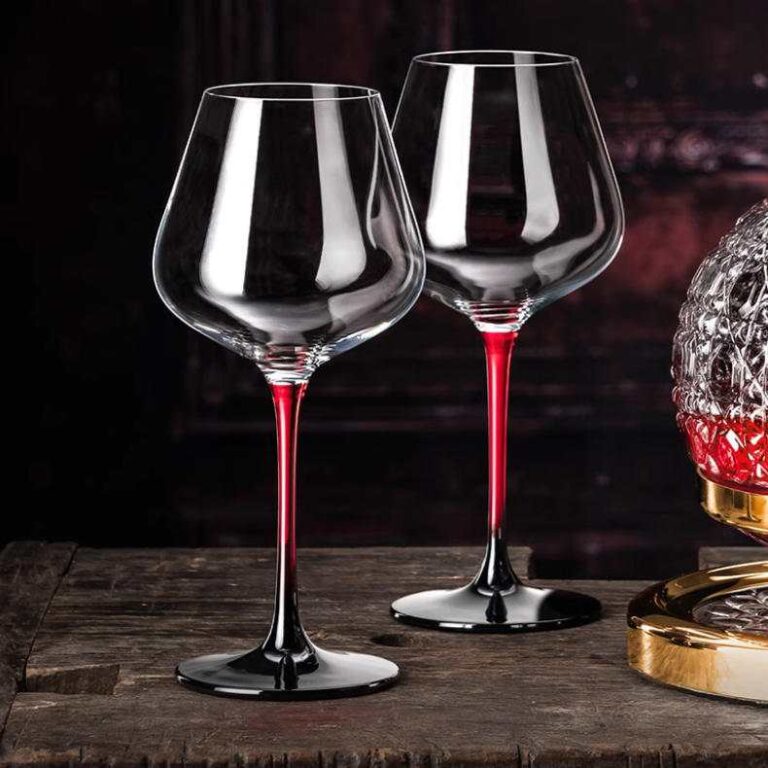 Custom Luxury Crystal Wine Glass Set with Vintage Leather Case Gift Packaging