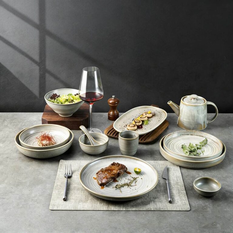 Light Gray Kiln-Change Glaze Ceramic Tableware Set with Spiral Texture