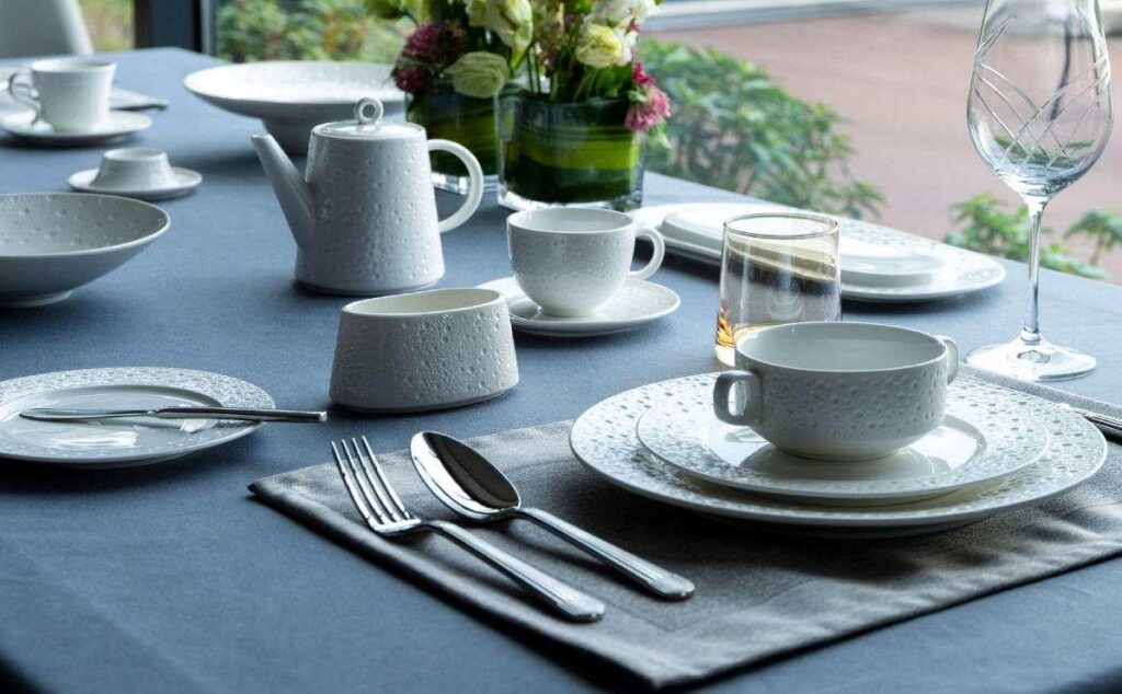 Brett dinnerware set for restaurant