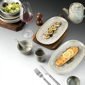 Light Gray Kiln-Change Glaze Ceramic Tableware Set with Spiral Texture