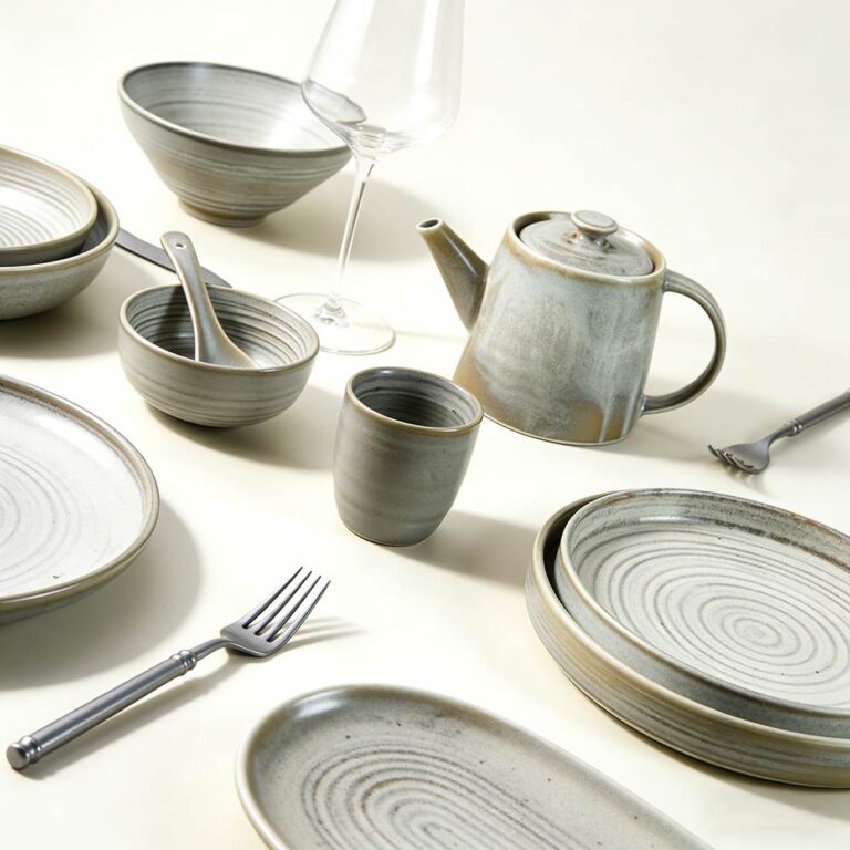 Light Gray Kiln-Change Glaze Ceramic Tableware Set with Spiral Texture