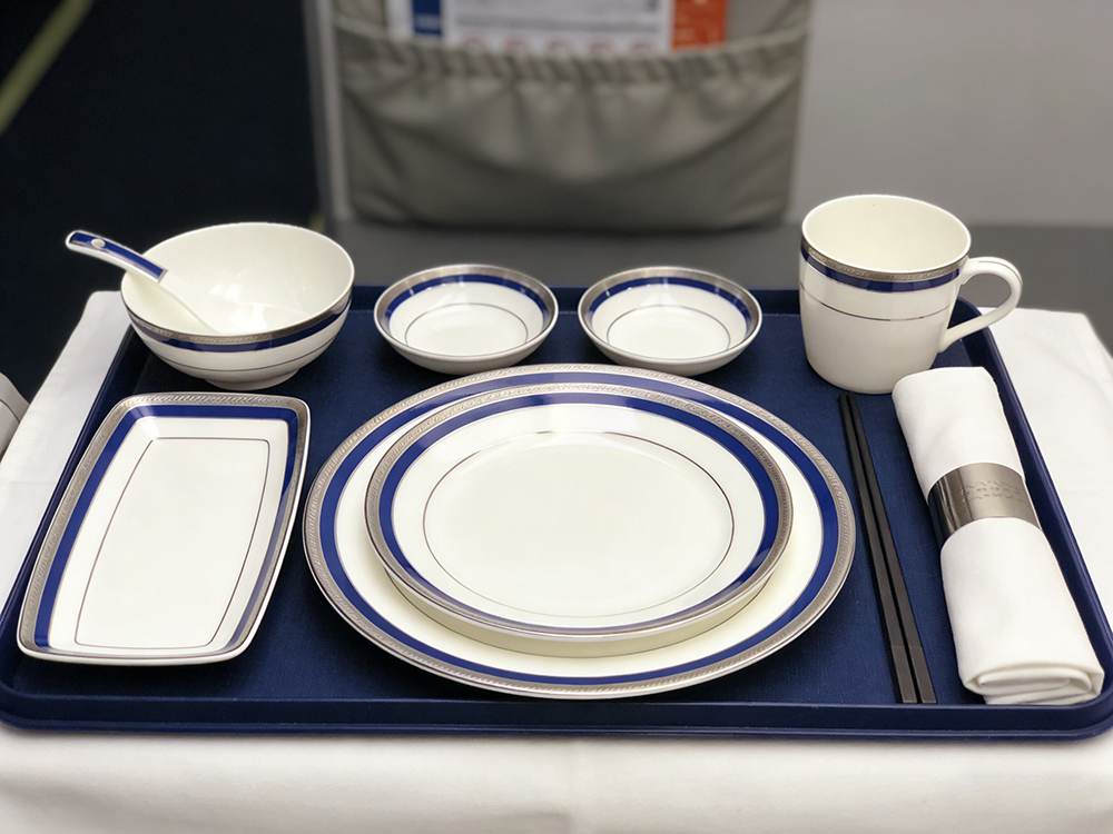 Airline dinnerware procurement