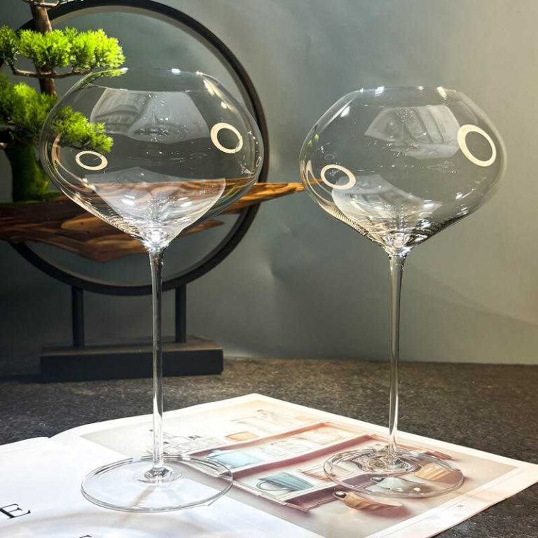 Minimalist Spherical Crystal Wine Glass