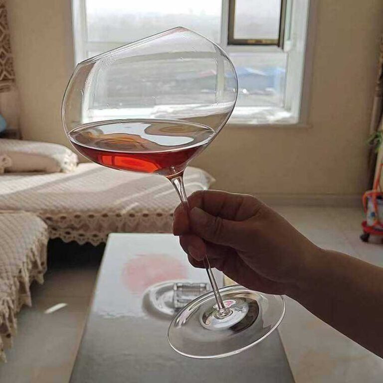 Minimalist Spherical Crystal Wine Glass