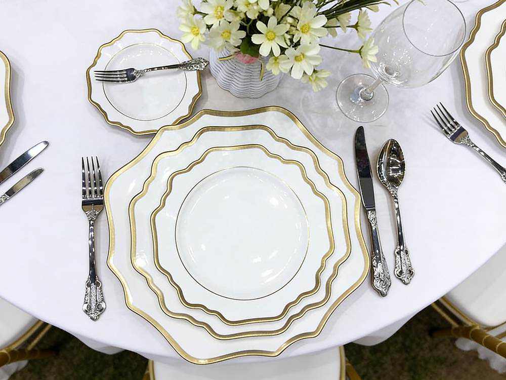 buying guide for dinnerware rental company