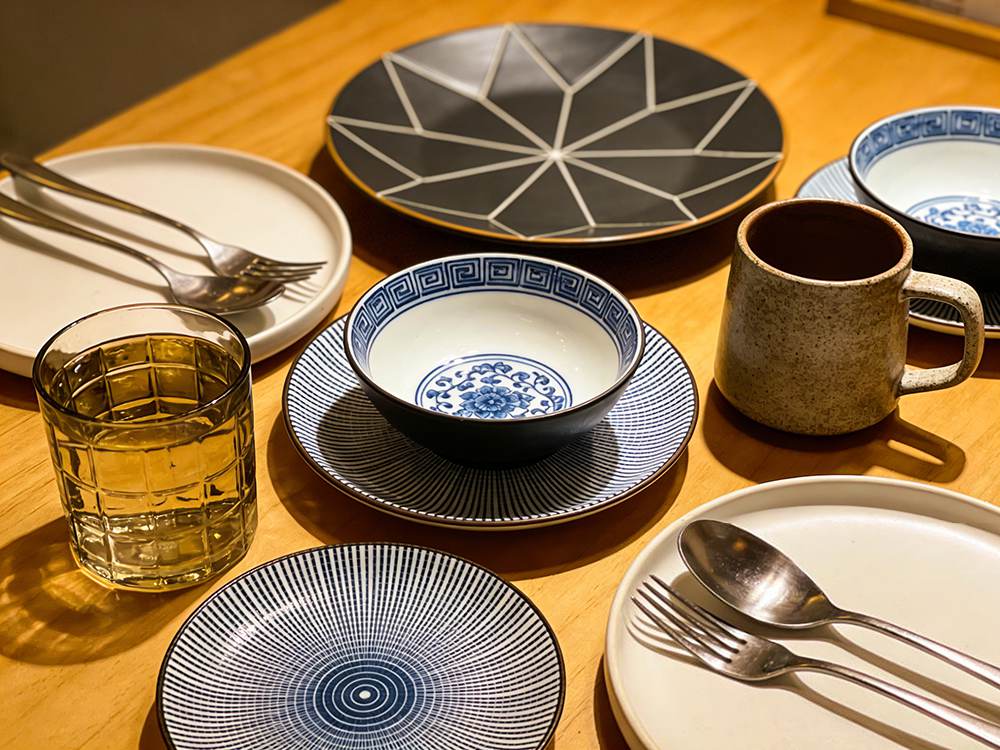How Dinnerware Shapes Your Plating