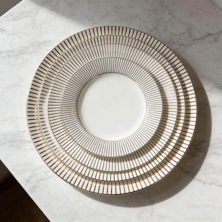 Luxury Gold-Rimmed Radial Pattern Bone China Wedding Plate Set