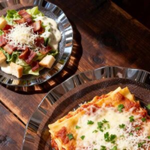 Luxury Gold Rimmed Wavy Hammered Glass Charger Plate