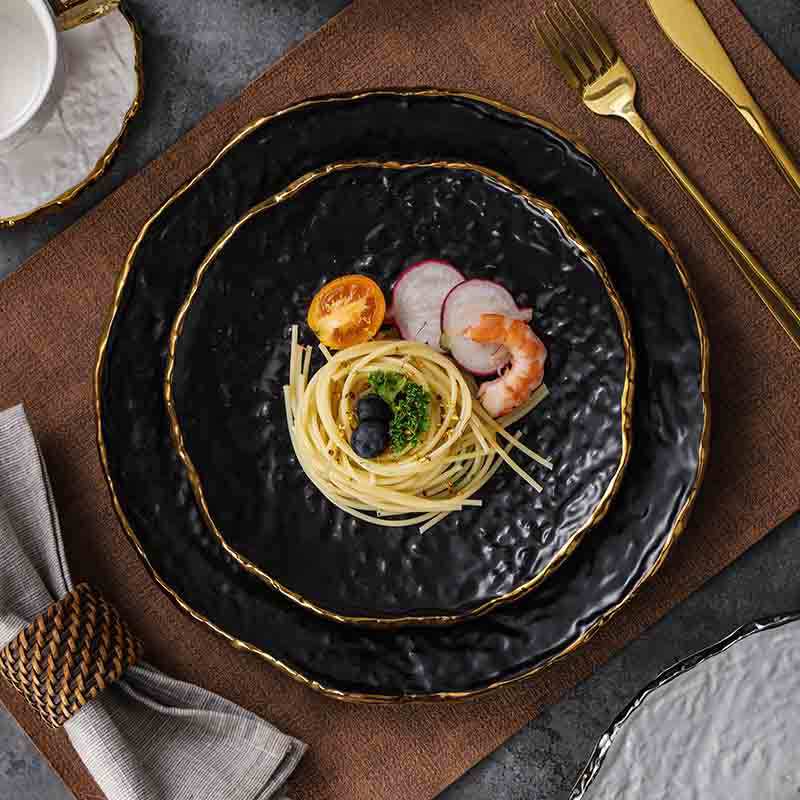restaurant black plates