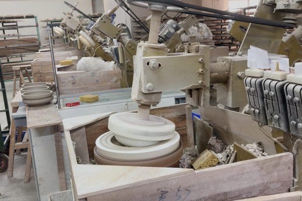 tableware manufactuer production and craftsmanship