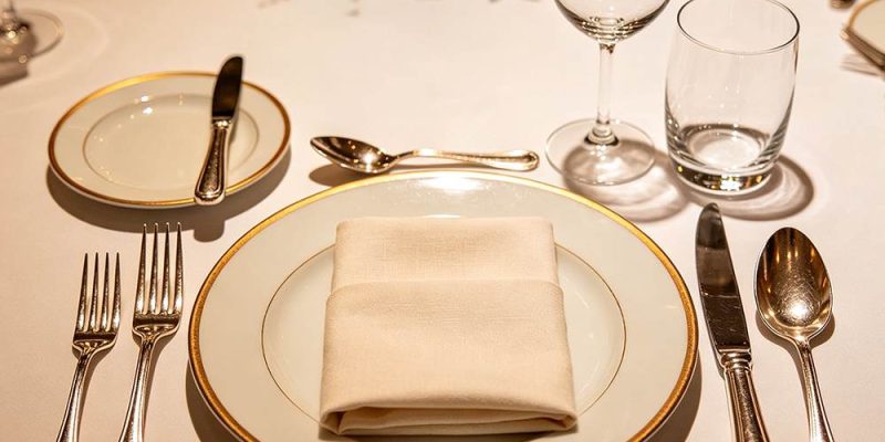 Banquet Dinnerware Setup