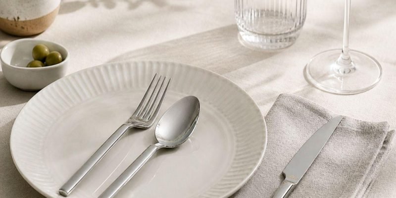 Crockery vs Dinnerware vs Tableware vs Cutlery